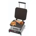 PLANCHA INDIVIDUAL GOFRERA - MOD. 2351821EU - DE HIERRO FUNDIDO - FORMA: N. 1 WAFLE RECTANGULAR cm 26x26 - Alimentación monofásica 230v/50hz - Potencia W 2800 - Medidas Cm L 32 x P 34 x h 27,5 - Homologación CE