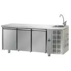 MESA REFRIGERADA DE ACERO INOX AISI 304 - Mod. UG03MGNL - ENCIMERA CON FREGADERO - VENTILADO - GASTRONORM 1/1 - N. 3 PUERTAS - Temperatura 0°/+10°C - Medidas cm. L 187 x P 70 x h 115/120 - CE