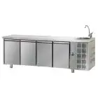 MESA REFRIGERADA DE ACERO INOX AISI 304 - Mod. UG04MGNL - ENCIMERA CON FREGADERO - VENTILADO - GASTRONORM 1/1 - N. 4 PUERTAS - Temperatura 0°/+10°C - Medidas cm. L 232 x P 70 x h 115/120 - CE