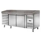 MESA REFRIGERADA PARA PREPARACIÓN DE PIZZA EN ACERO INOX - Para Contenedores o Cajas de PIZZA cm 60 x 40 x 7 H - VENTILADO - Mod. CM2612TN - N. 2 Puertas Refrigeradas + 1 CAJONERA NEUTRA de N. 7 CAJONES - TEMPERATURA -2°/+8°C - Medidas cm. L 202,5 x P 80 