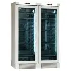 VITRINA REFRIGERADA PARA VINOS - Mod. ENY 820 N WHITE - ESTÁTICO - TEMPERATURA °C +4/+18 - N. 2 PUERTAS ACRISTALADAS - ESTRUCTURA EN MADERA DE CENIZA BLANQUEADA - ALIMENTACIÓN 220/50Hz MONOFÁSICA - Medidas cm L 131,5 x P 67,5 x H 188