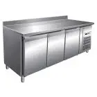MESA REFRIGERADA CON PETO DE ACERO INOX AISI 304 - VENTILADO - Mod. G-GN3200TN - GASTRONORM 1/1 (cm 53 x 32,5) - 3 PUERTAS - CAPACIDAD BRUTA Lt 417 - TEMPERATURA -2°/+8°C - Medidas cm. A 179,5 x F 70 x h 96 - CE