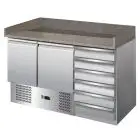 MESA REFRIGERADA PARA PREPARACIÓN DE PIZZA DE ACERO INOX AISI 201 - GASTRONORM 1/1(cm 53 x 32,5) - ESTÁTICO - Mod. G-S903PZCAS FC - 2 PUERTAS REFRIGERADAS + N. 6 CAJONES NEUTROS - TEMPERATURA +2°/+8°C - Medidas cm. A 140 x F 70 x h 102 - CE