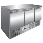 MESA&#x20;ENSALADERA&#x20;Y&#x20;MESA&#x20;DE&#x20;TRABAJO&#x20;REFRIGERADA&#x20;DE&#x20;ACERO&#x20;INOX&#x20;AISI&#x20;304&#x20;-&#x20;Mod.&#x20;G-S903TOP&#x20;-&#x20;EST&#xC1;TICA&#x20;-&#x20;GASTRONORM&#x20;1&#x2F;1&#x20;&#x28;cm&#x20;53&#x20;x&#x20;32,5&#x29;&#x20;-&#x20;N.&#x20;3&#x20;PUERTAS&#x20;REFRIGERADAS&#x20;-&#x20;TEMPERATURA&#x20;&#x2B;2&#xB0;&#x2F;&#x2B;8&#xB0;C&#x20;-&#x20;Medidas&#x20;cm.&#x20;A&#x20;136,5&#x20;x&#x20;F&#x20;70&#x20;x&#x20;h&#x20;85&#x20;-&#x20;CE