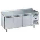 MESA REFRIGERADA CON PETO DE ACERO INOX AISI 201 - PARA SNAKS - VENTILADO - Mod. G-SNACK3200TN-FC - 3 PUERTAS - CAPACIDAD BRUTA Lt 239 - TEMPERATURA -2°/+8°C - Medidas cm. A 179,5 x F 60 x h 95 - CE