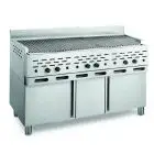 BARBACOAS DE PIEDRA VOLCÁNICA - MOD. 2100/R3M - VERSIÓN MONOBLOQUE SOBRE MUEBLE - POTENCIA Kw/h 33,78 - ALIMENTACIÓN METANO-GPL - Medidas Cm A 130 x F 70 x h 85 - Homologación CE