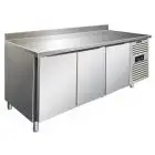 MESA REFRIGERADA CON PETO DE ACERO INOX AISI 304 - PASTELERÍA - VENTILADO - Mod PXF3200TN - N 3 PUERTAS - CAPACIDAD Lt 635 - TEMPERATURA +2°/+8°C - Dim cm L 202 x P 80 x h 96
