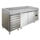 MESA REFRIGERADA PARA PREPARACIÓN DE PIZZA DE ACERO INOX AISI 304 - PARA CONTENEDORES DE PIZZA cm 60x40 - VENTILADO - Mod PZF02C - N 2 PUERTAS REFRIGERADAS + 1 CAJONERA NEUTRA con N 7 CAJONES - TEMPERATURA +2°/+8°C - Dim cm L 202,5 x P 80 x h 100