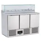 Mesa saladette refrigerada modelo SALADETTE SF 903 GZ, temperatura +2°C / +8°C, capacidad bruta 400 Lt, dimensiones exteriores 1365 x 700 x 1180 mm.