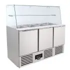 Mesa saladette refrigerada modelo SALADETTE SF 903 G, temperatura +2°C / +8°C, capacidad bruta 720 Lt, dimensiones exteriores 1365 x 700 x 870 mm.