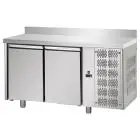 MESA REFRIGERADA CON PETO DE ACERO INOX AISI 304 - VENTILADO - Mod. UG02MGNAL - GASTRONORM 1/1 - N. 2 PUERTAS - Temperatura 0°/+10°C - Medidas cm. L 142 x P 70 x h 95/102 - CE