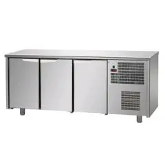 MESA REFRIGERADA DE ACERO INOX AISI 304 - Mod. UG03M60 - VENTILADAS - N. 3 PUERTAS - Temperatura 0°/+10°C - Medidas cm. L 191 x P 60 x h 85/92 - CE