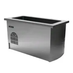 Mueble autoservicio con cuba refrigerada - Central a isla con reserva oculta - Laterales terminales y zócalos perimetrales - Estructura inox con acabado scotch brite