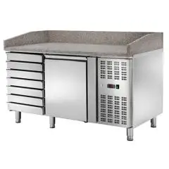 MESA REFRIGERADA PARA PREPARACIÓN DE PIZZA EN ACERO INOX - Para Contenedores o Cajas de PIZZA cm 60 x 40 x 7 H - VENTILADO - Mod. CM1612TN - N. 1 Puerta Refrigerada + 1 CAJONERA NEUTRA de N. 7 CAJONES - TEMPERATURA -2°/+8°C - Medidas cm. L 151,5 x P 80 x 