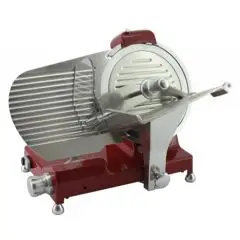 CORTADORA DE FIAMBRES POR GRAVEDAD - Mod. BKL 220 R LUX - Pintada de rojo - Cuchilla de acero inoxidable ø 220 - Corte útil mm A 185 x P 115 - Afilador fijo - Bloqueo del carro - Pomos de aluminio - Alimentación monofásica 230V/1/50Hz - Homologación CE