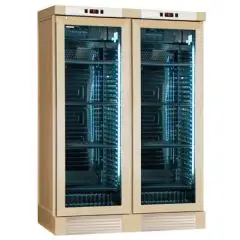 VITRINA REFRIGERADA PARA VINOS - Mod. ENY 820 N NATURAL - ESTÁTICO - TEMPERATURA °C +4/+18 - N. 2 PUERTAS ACRISTALADAS - ESTRUCTURA EN MADERA DE FRESNO NATURAL - ALIMENTACIÓN 220/50Hz MONOFÁSICA - Medidas cm L 131,5 x P 67,5 x H 188