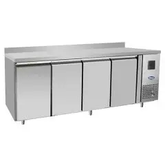 MESA REFRIGERADA CON PETO DE ACERO INOX - VENTILADO - Mod.EPF3442GR-SB-304T - CLASE ENERGÉTICA A - GASTRONORM 1/1 (cm 53 x 32,5) - N. 4 Puertas - Capacidad Lt 560 - TEMPERATURA -2°/+8°C - Dim. cm. L 223 x P 70 x h 95 - CE