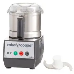CUTTER DE SOBREMESA - Mod. R 2 - Capacidad de la Cuba de acero inox lt 2,9 - Capacidad de porciones de 10 a 20 - Potencia W 550 - Dimensiones cm L 20 x P 28 x 35h
