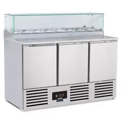 Mesa saladette refrigerada modelo SALADETTE SF 903 GZ, temperatura +2&deg;C / +8&deg;C, capacidad bruta 400 Lt, dimensiones exteriores 1365 x 700 x 1180 mm.