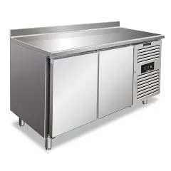 Mesa refrigerada modelo SNACK 2200 ATNF CON ALZATINA, temperatura -2&deg;C / +8&deg;C, capacidad bruta 2603 Lt, dimensiones exteriores 1360 x 600 x 960 mm.