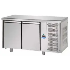 MESA REFRIGERADA DE ACERO INOX AISI 304 - PARA PASTELERÍAS - BANDEJA cm 60x40 - VENTILADO - Mod. UQ02M - N. 2 PUERTAS - Temperatura 0°/+10°C - Medidas cm. L 160 x P 80 x h 85/92 - CE