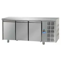 MESA REFRIGERADA DE ACERO INOX AISI 304 - PARA PASTELERÍAS - BANDEJA cm 60x40 - VENTILADO - Mod. UQ03M - N. 3 PUERTAS - Temperatura 0°/+10°C - Medidas cm. L 215 x P 80 x h 85/92 - CE