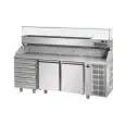 MESA REFRIGERADA PARA PREPARACIÓN DE PIZZA DE ACERO INOX AISI 304 - PARA CONTENEDORES DE PIZZA cm 60X40 - VITRINA PARA CUBETAS GN 1/4 cm 26,5X16,2 - VENTILADO - Mod. QA03MC6VR - N. 2 PUERTAS - N. 6 CAJONES NEUTROS - Temperatura 0°/+10°C - Medidas cm. L 21