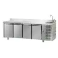 MESA REFRIGERADA CON PETO DE ACERO INOX AISI 304 - Mod. UG04MGNLAL - ENCIMERA CON FREGADERO - VENTILADO - GASTRONORM 1/1 - N. 4 PUERTAS - Temperatura 0°/+10°C - Medidas cm. L 232 x P 70 x h 115/120 - CE