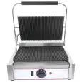 PLANCHA ELÉCTRICA EN HIERRO FUNDIDO - Mod. RM 1 - Plancha única Acanalada - Área de cocción cm 22,5x23 - Potencia kW 1,8 - Alimentación monofásica - Medidas cm L 43 x P 31 x 22h - CE