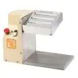 CORTADOR DE HOJALDRE ELECTRÓNICO - MOD. TF180X3 - ESTRUCTURA DE ACERO INOXIDABLE - ANCHURA MÁXIMA DE CORTE cm 18 - N ° 3 CORTES FIJOS - ENERGÍA 0,18 kW - FUENTE DE ALIMENTACIÓN MONOFÁSICA 230V/1/50HZ - DIMENSIONES cm L 38,5 x F 30 x 25,4 H - PESO Kg. 18