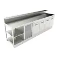 BAJO MOSTRADOR BAR REFRIGERADO - SEMIACABADO - MOD. BBR30CB4V - Alimentación monofásica V230/50hz - Con predisposición para la BARRA - Encimera INCLINADA - CON UNIDAD CONDENSADORA INCORPORADA - Medidas cm L 300 x P 70 x h 113,1