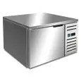Abatidor de temperatura modelo ABT 03 TOP, temperatura -35°C / +5°C, capacidad bruta 33 Lt, dimensiones exteriores 600 x 650 x 430 mm.