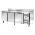MESA REFRIGERADA CON PETO POSTERIOR DE ACERO INOX - PASTELERÍA - Ventilado - Mod. AK3204P - N. 3 PUERTAS - Capacidad lt. 580 - Temperatura -2°/+8°C - Dim. cm L 202 x P 80 x 95 H - CE