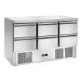 SALADETTE REFRIGERADA DE ACERO INOX - Mod. AK943/6D - ESTÁTICA - N. 6 Cajones Refrigerados - TEMPERATURA +2º/+8ºC - Medidas cm. L 136,5 x P 70 x h 85- CE