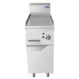 FRY TOP A GAS CON PLACA LISA INOX - Mod. CV7I4IHC - COMPARTIMIENTO CON PUERTA BATIENTE - Potencia kW 7 - Medidas cm L 40 X F 70 X H 108,5 - Homologación CE