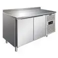 MESA REFRIGERADA CON PETO DE ACERO INOX AISI 304 - VENTILADO - Mod CXF2200TN - GASTRONORM 1/1 (cm 53 x 32,5) - N. 2 PUERTAS - CAPACIDAD Lt 313,5 - TEMPERATURA -2°/+8°C - Dim. cm L 136 x P 70 x h 96