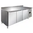 MESA REFRIGERADA CON PETO DE ACERO INOX AISI 304 - VENTILADO - Mod CXF3200TN - GASTRONORM 1/1 (cm 53 x 32,5) - N 3 PUERTAS - CAPACIDAD Lt 358 - TEMPERATURA -2°/+8°C - Dim cm L 179,5 x P 70 x h 96