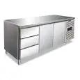 Mesa refrigerada modelo CXF 3130 TN, temperatura +2°C / +3°C, capacidad bruta 368 Lt, dimensiones exteriores 1795 x 700 x 860 mm.