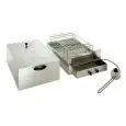 GENERADOR DE HUMO FRÍO PORTÁTIL - Mod. FAD-164 - 2 PISOS DE COCCIÓN - PARRILLA DE COCCIÓN cm L 40 x P 60 - PLACA DE COCCIÓN SUPERIOR cm L 34 x P 54,5 - ALIMENTACIÓN MONOFÁSICA 230V/1/50-60Hz - DIMENSIONES cm L 71,5 x P 41,5 x H 36 - Norma CE