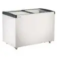 Frigorífico y congelador tipo arcón - Mod FRC 395 PFF - Capacidad neta 309 L - Capacidad bruta 396 L - Potencia 250 W - Dimensiones interiores L 108,3 x P 50,5 x H 64,5 cm - Dimensiones exteriores L 123,4 x P 65,3 x H 90 cm - Peso 53 kg - Accesorios inclu