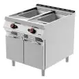 FREIDORA DE GAS - LÍNEA BOHEME - MOD. FRG92M0 - Quemadores fuera de la cuba - N. 2 cubas Lt. 19,5 + 19,5 de aceite - Compartimento neutro con puertas abatibles - Potencia kW 37 - Dimensiones: cm L 80 x P 90 x H 90 - CE