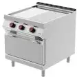 PLANCHA FRY TOP ELÉCTRICA - MOD. FTE92EF - 1/2 Placa lisa 1/2 Placa acanalada - Con horno estático eléctrico GN 2/1 - Potencia total kW 20,6 - Dimensiones: cm L 80 x P 90 x H 90 - CE