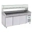 MESA REFRIGERADA PARA PREPARACIÓN DE PIZZA DE ACERO INOX AISI 201 - CON VITRINA PARA INGREDIENTES - PARA CONTENEDORES DE PIZZAS 60 X 40 - VENTILADO - Mod. G-PZ3600TN38 FC - 3 PUERTAS REFRIGERADAS - TEMPERATURA -2°/+8°C - Medidas cm. A 202 x F 80 x h 143,5