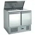 Saladette refrigerada de acero inox AISI 201 - Mod G-S902-FC  -Gastronorm 1/1 (cm 53 x 32,5) - Estática - 2 Puertas refrigeradas - Temperatura +2°/+8°C - Medidas cm L 104,5 x P 70 x 85 H