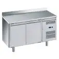 MESA REFRIGERADA CON PETO DE ACERO INOX AISI 201 - PARA SNAKS - VENTILADO - Mod. G-SNACK2200TN-FC - 2 PUERTAS - CAPACIDAD BRUTA Lt 159 - TEMPERATURA -2°/+8°C - Medidas cm. A 136 x F 60 x h 95 - CE