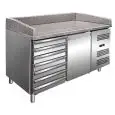 MESA REFRIGERADA PARA PREPARACIÓN DE PIZZA DE ACERO INOX AISI 304 - PARA CONTENEDORES DE PIZZA cm 60x40 - VENTILADO - Mod PZ1610TN - N 1 PUERTA REFRIGERADA + 1 CAJONERA NEUTRA con N 7 CAJONES - TEMPERATURA +2°/+8°C - Dim cm L 151,5 X P 80 X h 100