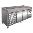MESA REFRIGERADA PARA PREPARACIÓN DE PIZZA DE ACERO INOX AISI 304 - PARA CONTENEDORES DE PIZZA cm 60x40 - VENTILADO - Mod PZ2610TN - N 2 PUERTAS REFRIGERADAS + 1 CAJONERA NEUTRA con N 7 CAJONES - TEMPERATURA +2°/+8°C - Dim cm L 202,5 x P 80 x h 100