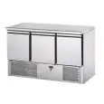 MESA ENSALADERA Y MESA DE TRABAJO REFRIGERADA - Mod. SLV03NX - VENTILADO - GASTRONORM 1/1 (cm 53x32,5) - ENCIMERA DE ACERO INOX - N. 3 PUERTAS REFRIGERADAS - Temperatura +4°/+6°C -Medidas cm L 138,4 x P 70 x h 88 - CE