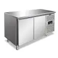 Mesa refrigerada modelo SNACK 2100 ATNF, temperatura -2°C / +8°C, capacidad bruta 260,3 Lt, dimensiones exteriores 1360 x 600 x 860 mm.