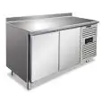 Mesa refrigerada modelo SNACK 2200 ATNF CON ALZATINA, temperatura -2°C / +8°C, capacidad bruta 2603 Lt, dimensiones exteriores 1360 x 600 x 960 mm.
